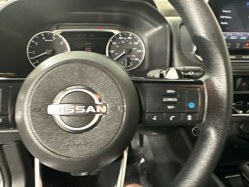 Used 2023 Nissan Rogue SV AWD/4WD image 27