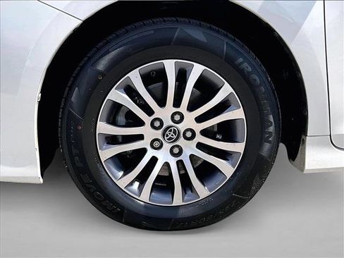Used 2020 Toyota Sienna XLE FWD image 10