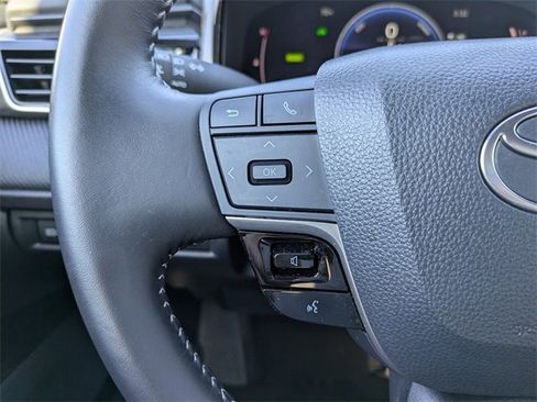 Used 2025 Toyota Camry SE image 22