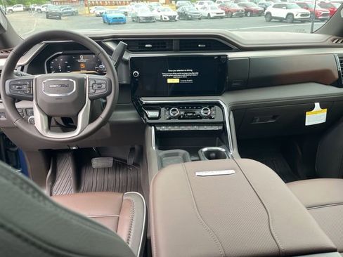 New 2026 GMC Sierra 2500 Denali w/ Denali Reserve Package AWD/4WD image 16