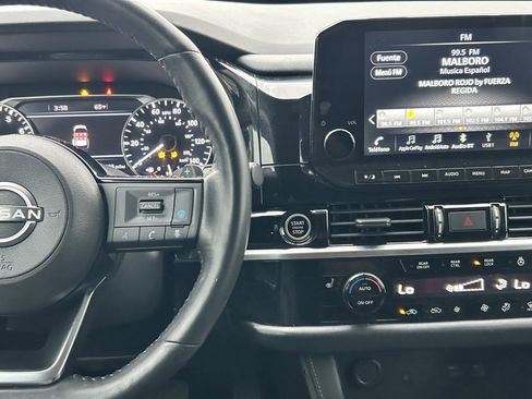 Certified 2023 Nissan Pathfinder SL image 14