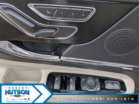 New 2025 Lincoln Corsair Grand Touring image 17