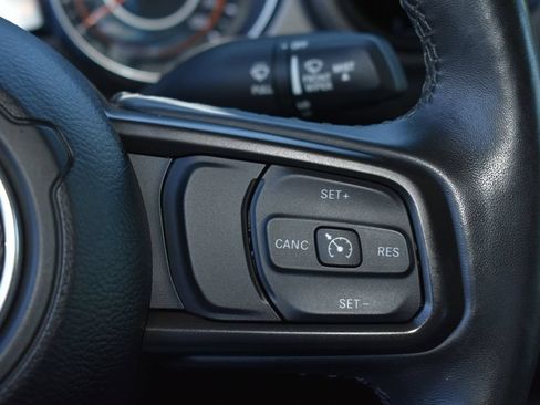 Used 2022 Jeep Gladiator Overland AWD/4WD image 17