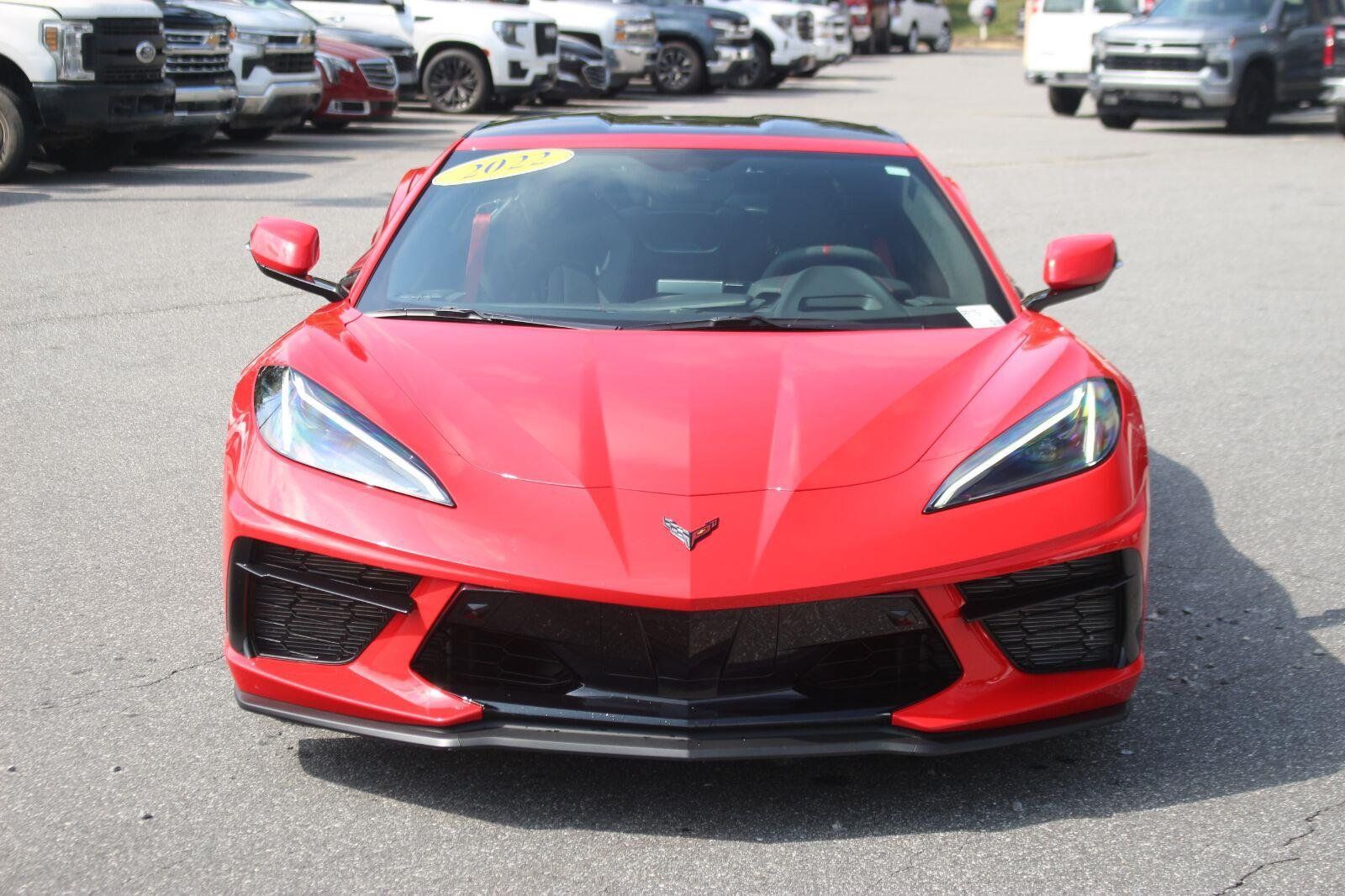 Used 2022 Chevrolet Corvette Stingray Premium Cpe w/ Z51 Performance Package RWD image 2