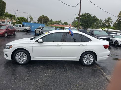Used 2019 Volkswagen Jetta S image 2