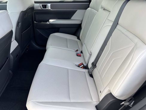 Used 2025 Hyundai Santa Fe SEL image 21