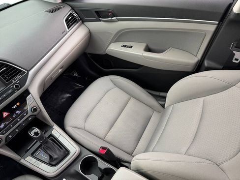 Used 2018 Hyundai Elantra Value Edition FWD image 17