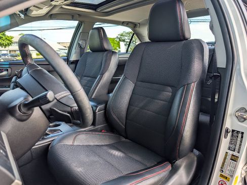 Used 2017 Toyota Camry SE w/ Moonroof Package FWD image 14