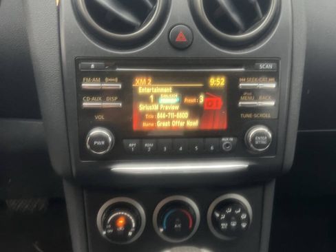 Used 2013 Nissan Rogue SV FWD image 12