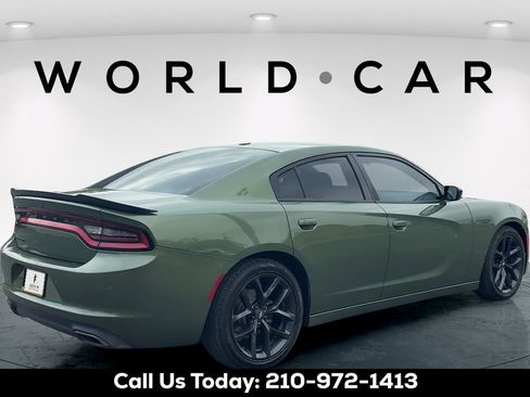 Used 2020 Dodge Charger SXT w/ Blacktop Package RWD image 7