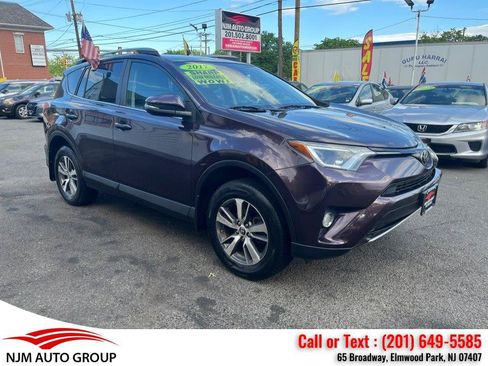 Used 2017 Toyota RAV4 XLE w/ Carpet Mat Package AWD/4WD image 1