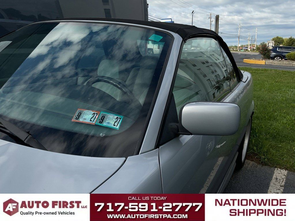 Used 1996 BMW 328i Convertible RWD image 8