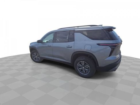 Used 2025 Chevrolet Traverse LT w/ LPO, Floor Liner Package FWD image 6