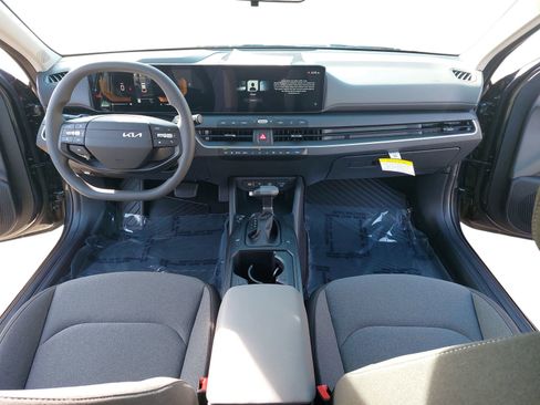 New 2026 Kia K4 LXS image 9
