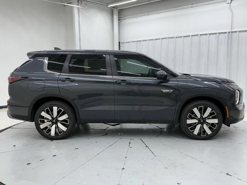 New 2026 Mitsubishi Outlander SE AWD/4WD image 2
