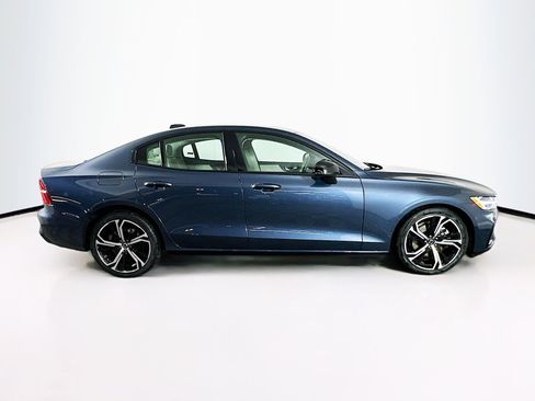 Used 2024 Volvo S60 B5 Core image 10