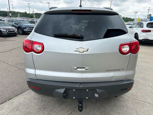 Used 2011 Chevrolet Traverse LT w/ Personal Connectivity Package FWD image 6