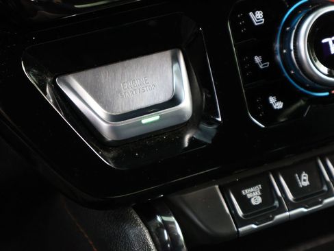 Used 2024 GMC Sierra 2500 AT4 w/ AT4 Premium Plus Package image 36