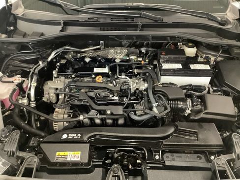 Used 2025 Toyota Corolla Cross L AWD/4WD image 23