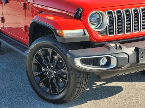 Used 2025 Jeep Wrangler Unlimited Sahara image 9