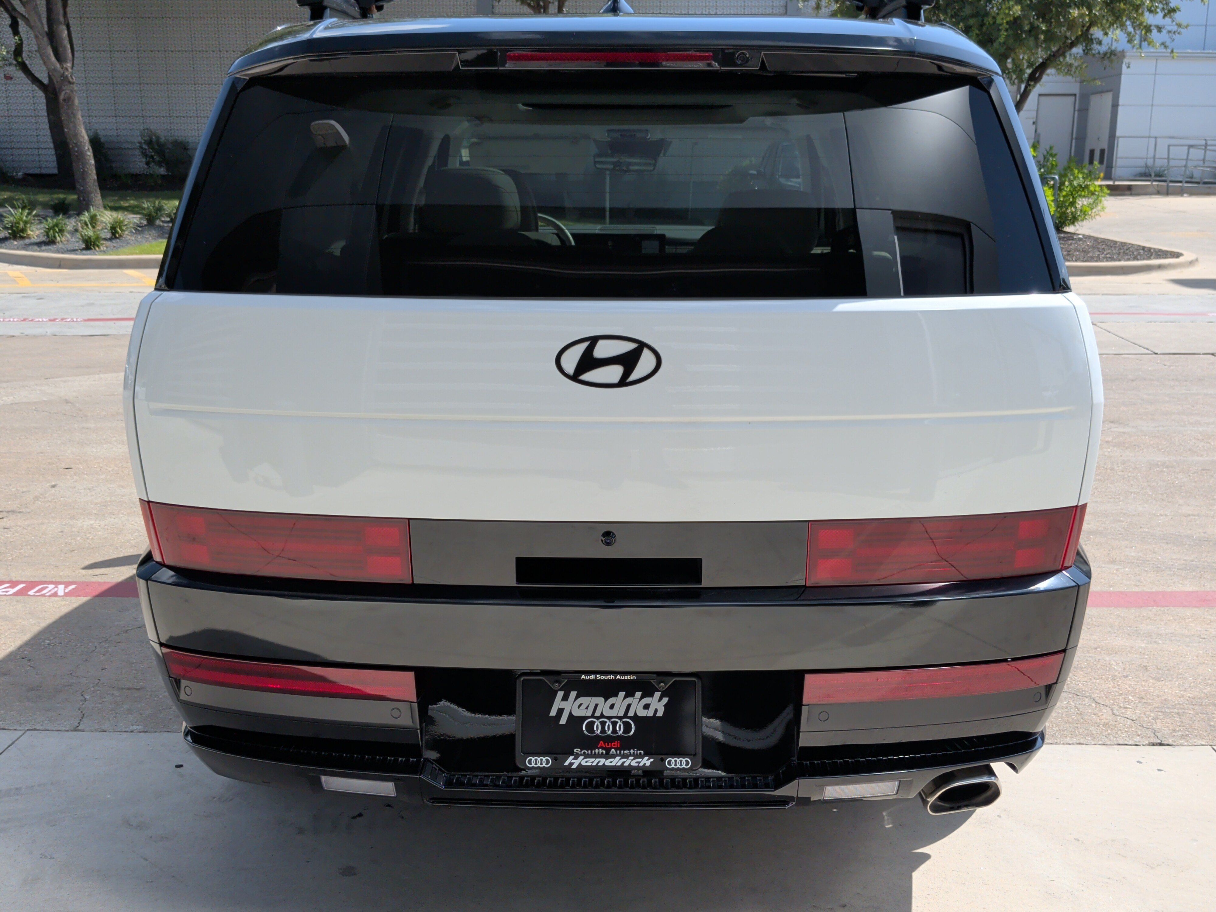 Used 2025 Hyundai Santa Fe Calligraphy AWD/4WD image 9