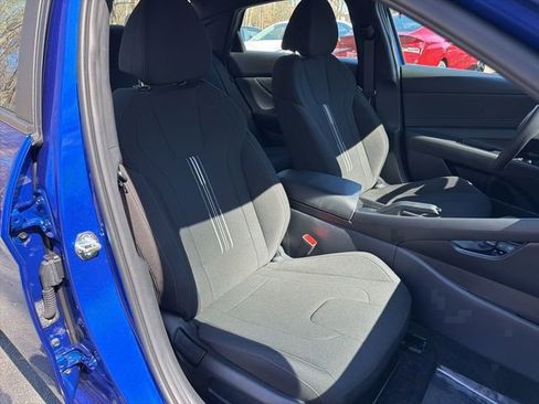 Used 2025 Hyundai Elantra Sport image 9