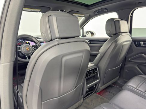 Used 2019 Porsche Cayenne image 35