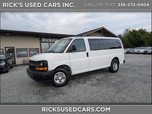 Used 2017 Chevrolet Express 2500 LS RWD image 1