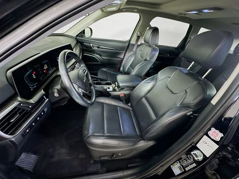 Used 2025 Kia Telluride S FWD image 13