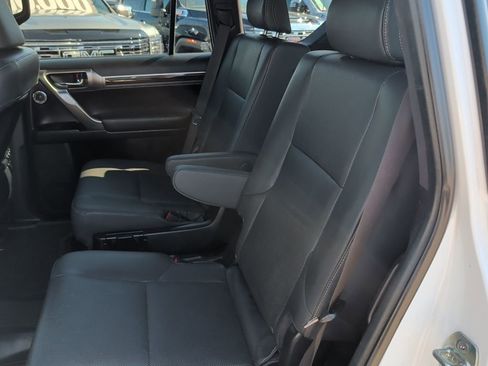 Used 2023 Lexus GX 460 Premium image 13