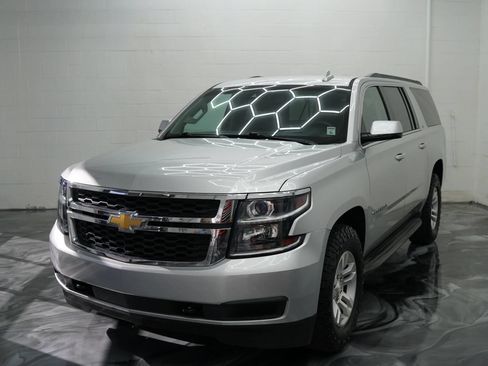 Used 2017 Chevrolet Suburban LT RWD image 1