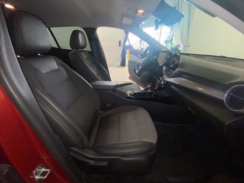 Used 2024 Chevrolet Trax LT w/ Driver Confidence Package FWD image 37