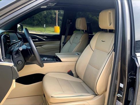 Used 2021 Cadillac Escalade ESV Premium Luxury w/ Driver Assist Tech Package AWD/4WD image 23