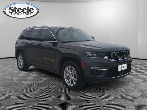 Used 2023 Jeep Grand Cherokee Limited w/ Trailer Tow Prep Group (B) image 7