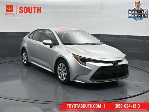 Used 2024 Toyota Corolla LE FWD image 4