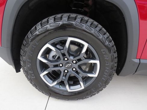 New 2026 Chevrolet Equinox ACTIV FWD image 8