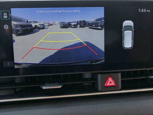 Used 2025 Kia Carnival EX image 6