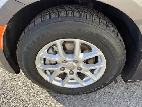 Used 2019 Chrysler Pacifica Touring image 24