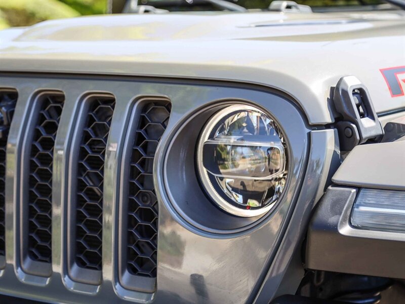 Used 2022 Jeep Wrangler Unlimited Rubicon w/ LED Lighting Group AWD/4WD image 10