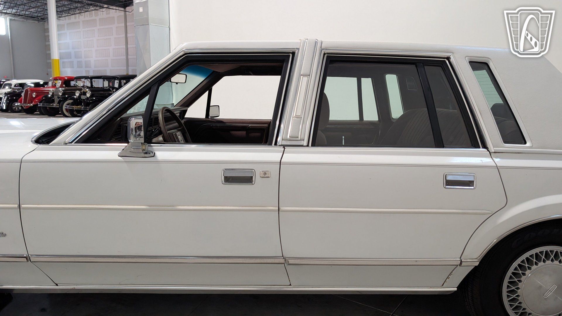 Used 1988 Lincoln Town Car RWD image 27