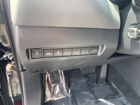 Used 2023 Toyota Venza XLE AWD/4WD image 20