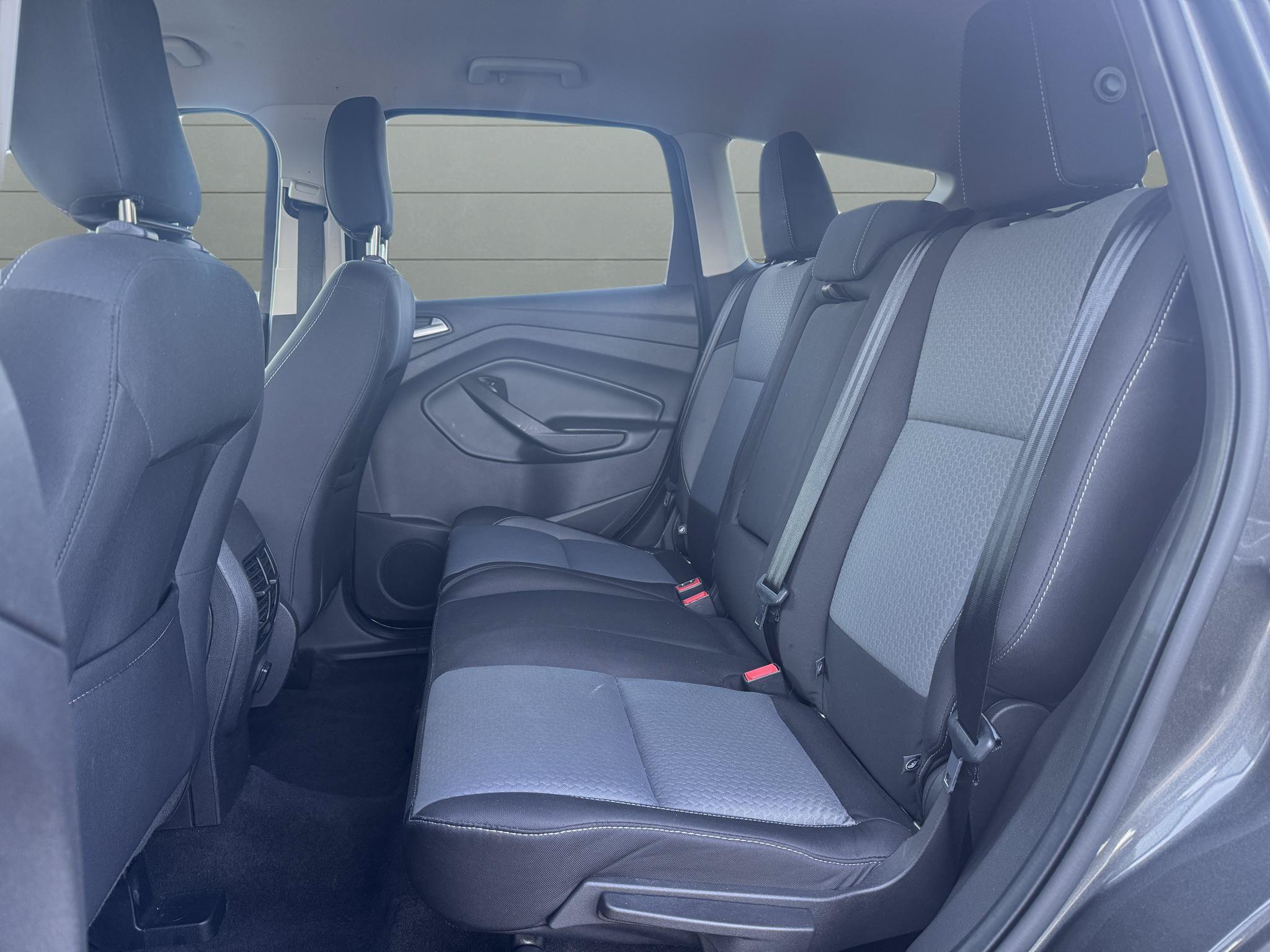 Used 2018 Ford Escape SE w/ Ford Safe & Smart Package AWD/4WD image 24