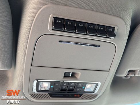 New 2026 Ford F250 Lariat w/ Black Appearance Package image 18