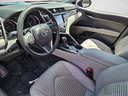 Used 2019 Toyota Camry SE image 10
