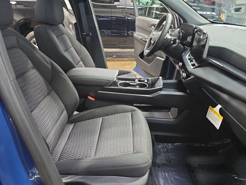 New 2026 Chevrolet Equinox LT w/ Safety and Technology Package AWD/4WD image 11