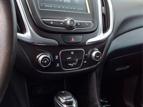 Used 2018 Chevrolet Equinox LT FWD image 9