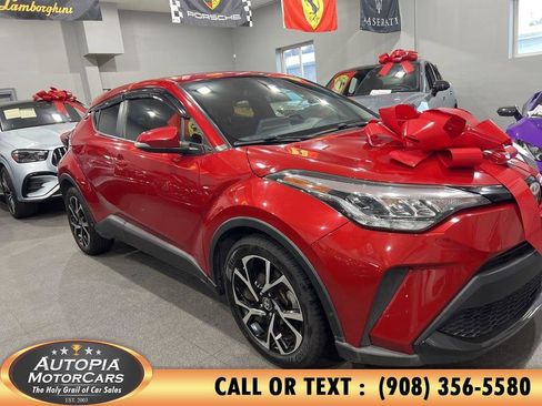 Used 2020 Toyota C-HR XLE image 6