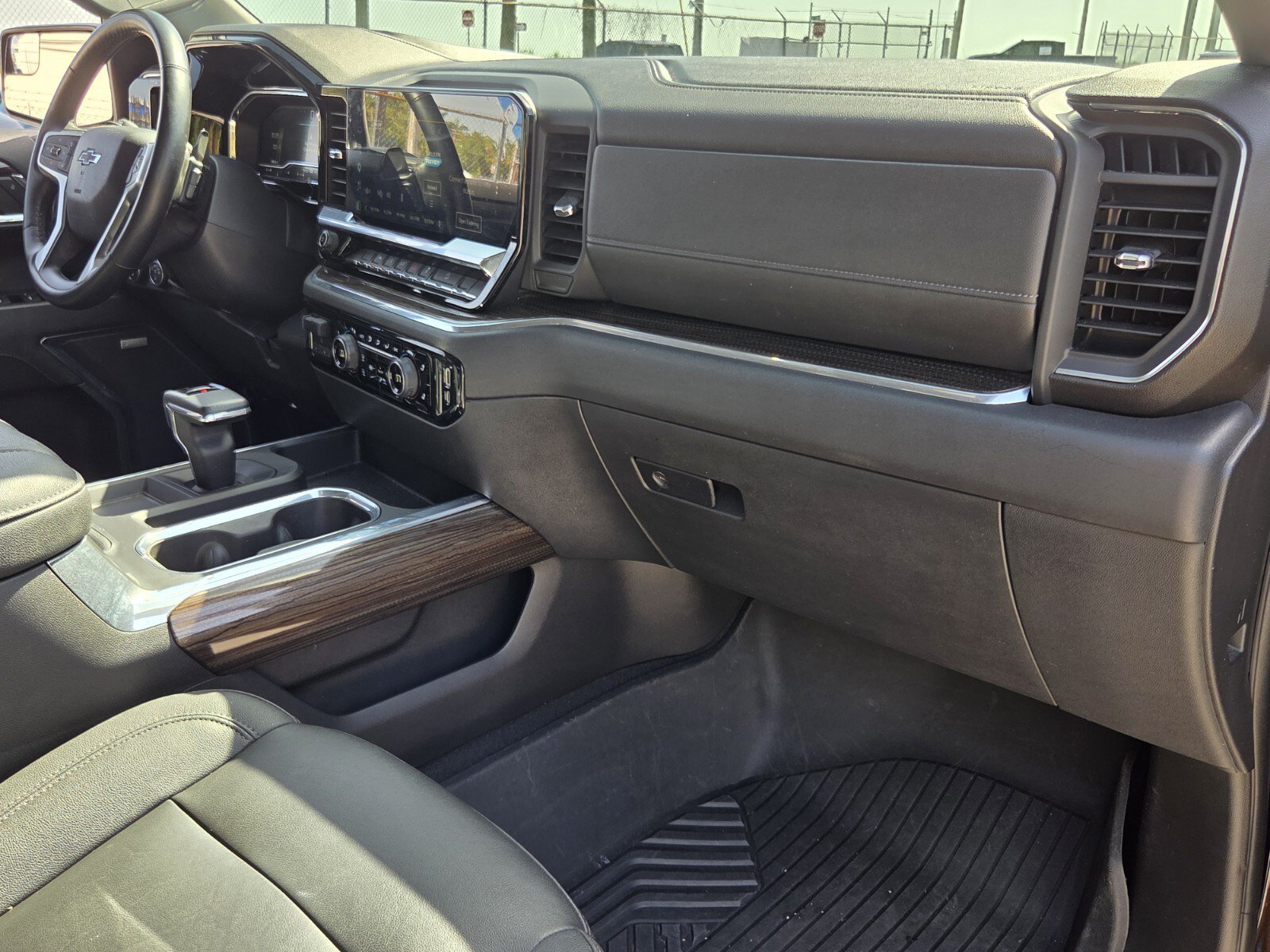 Used 2023 Chevrolet Silverado 1500 RST AWD/4WD image 17