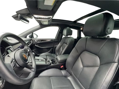 Used 2024 Porsche Macan AWD/4WD image 20