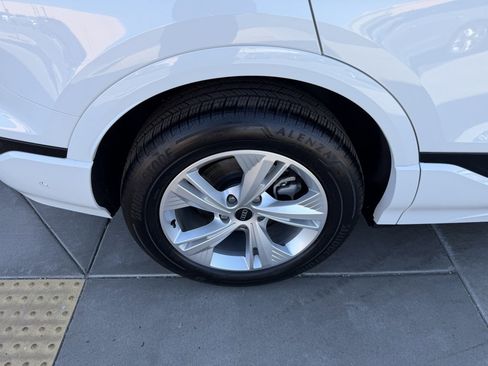 Used 2025 Audi Q6 e-tron Premium w/ Convenience Package image 15